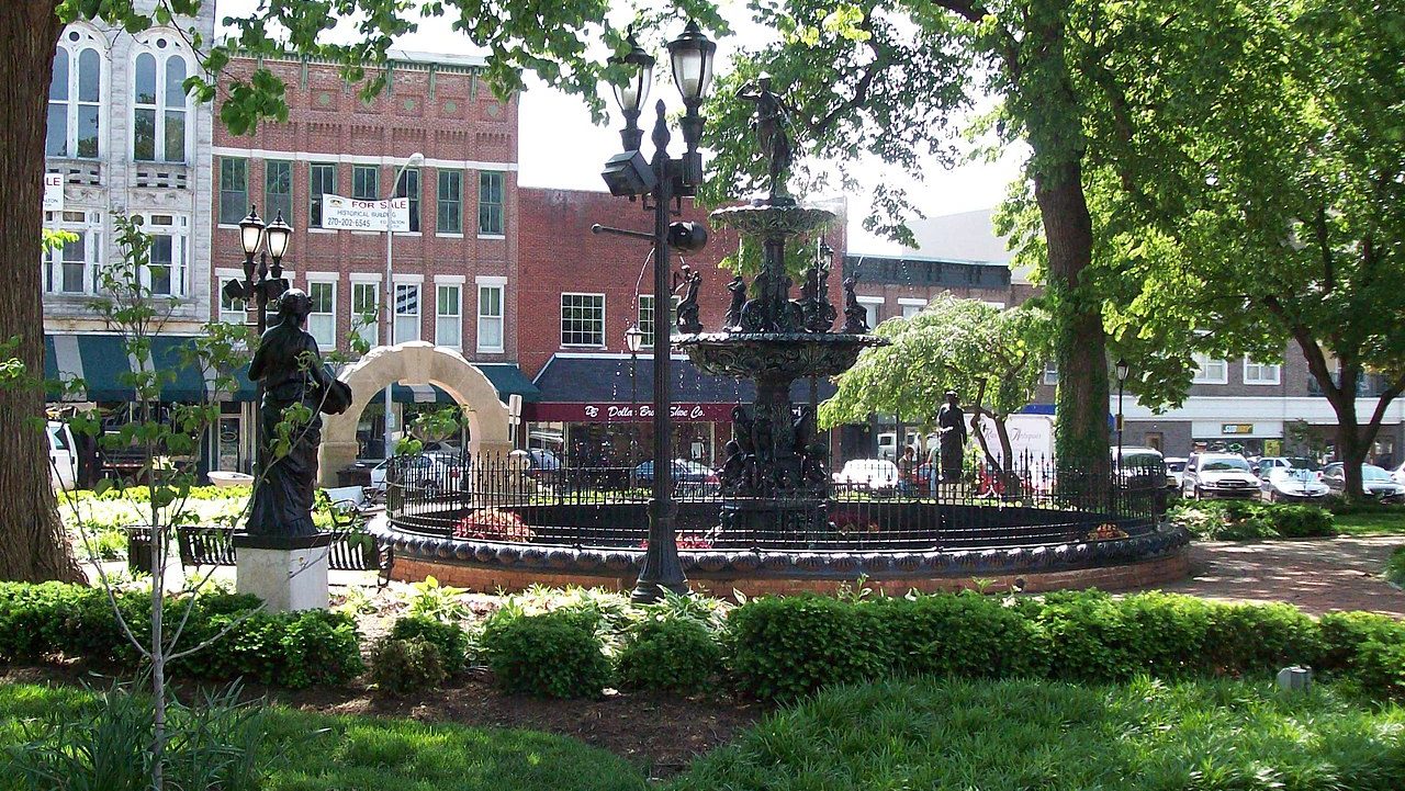 Photo of Fountain Square Park, Bowling Green